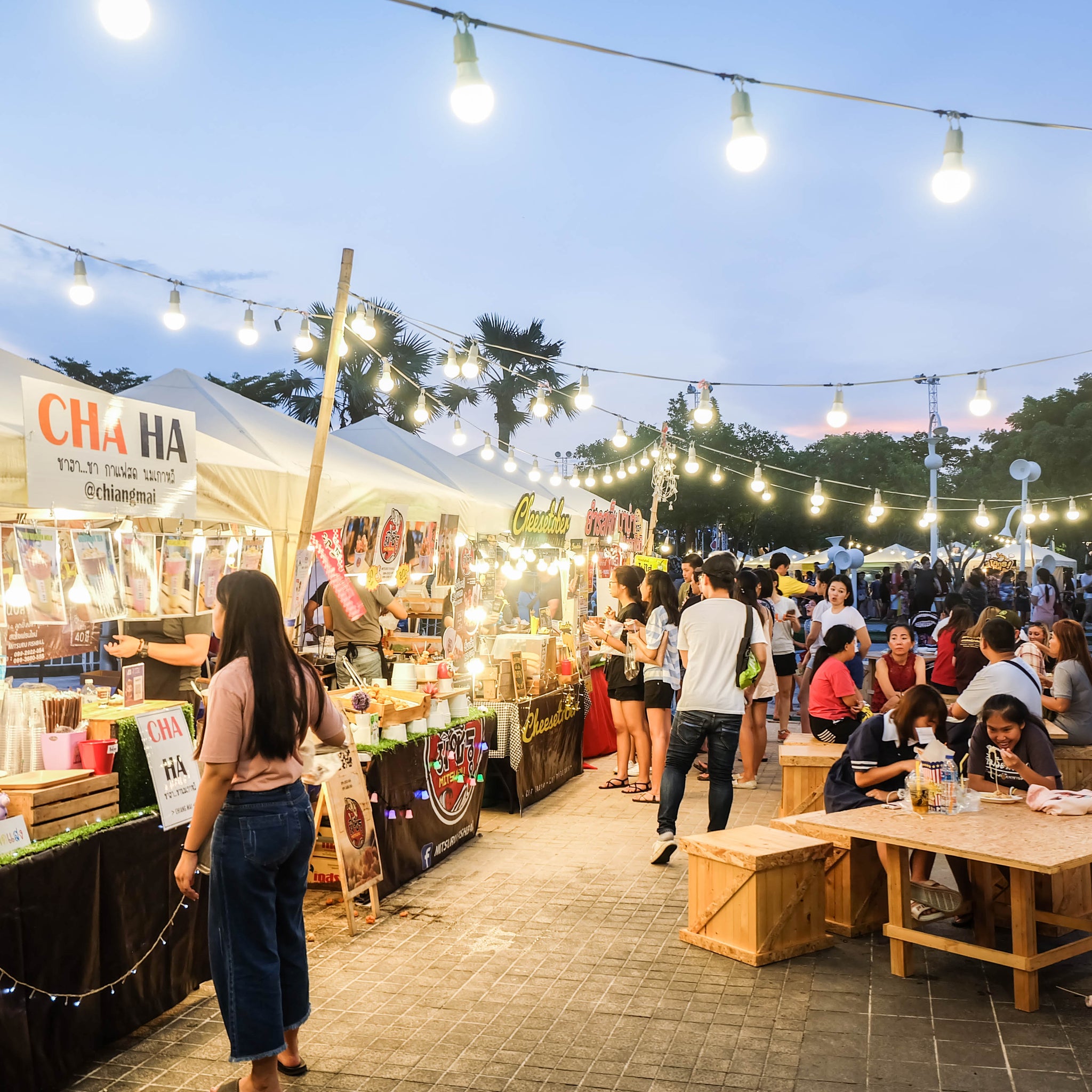 10 Tips for Shopping at Farmers, Artisan, and Gift Markets